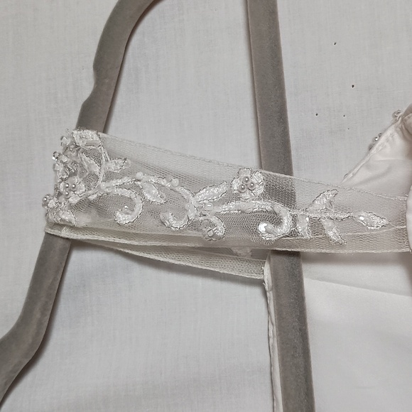 David Bridals White Beaded Embroidered Flower Girl Communion Dress Sz 5 - Picture 9 of 13